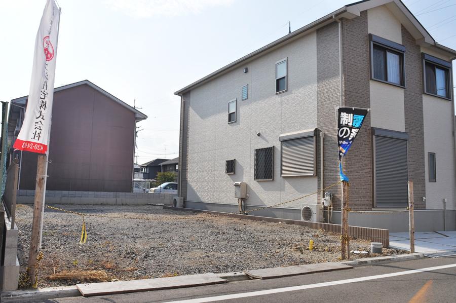 Local land photo. Site area 30 square meters or more. You can also enjoy home gardens and gardening. (Shooting at local / 2013 November shooting)