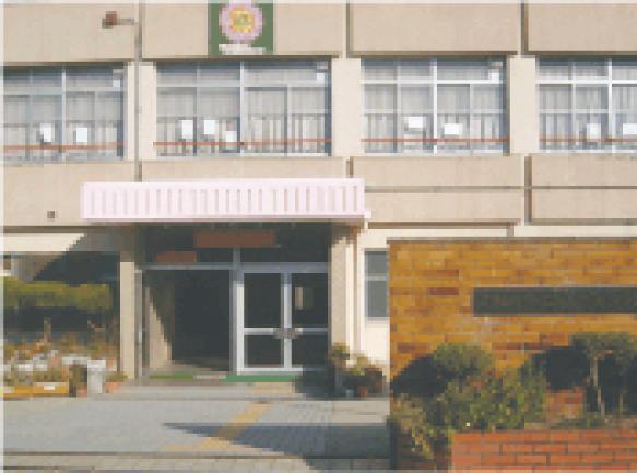 Primary school. Municipal castle until the elementary school 1100m