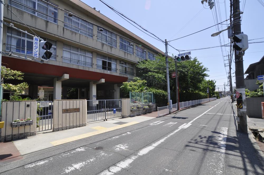 Junior high school. Kishiwada Municipal Gwangyang until junior high school 650m