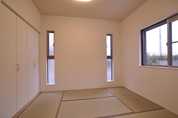 Non-living room. Independent Japanese-style room is for us also support the future of the family structure change. (Model house)