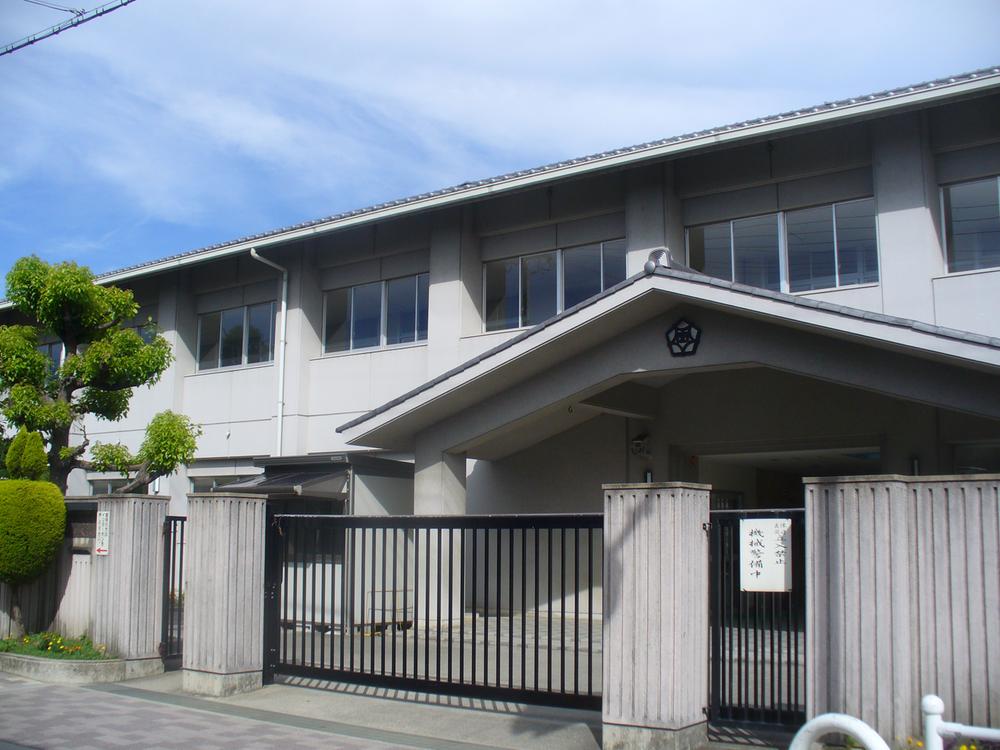 Primary school. Kishiwada 390m to stand Omiya elementary school
