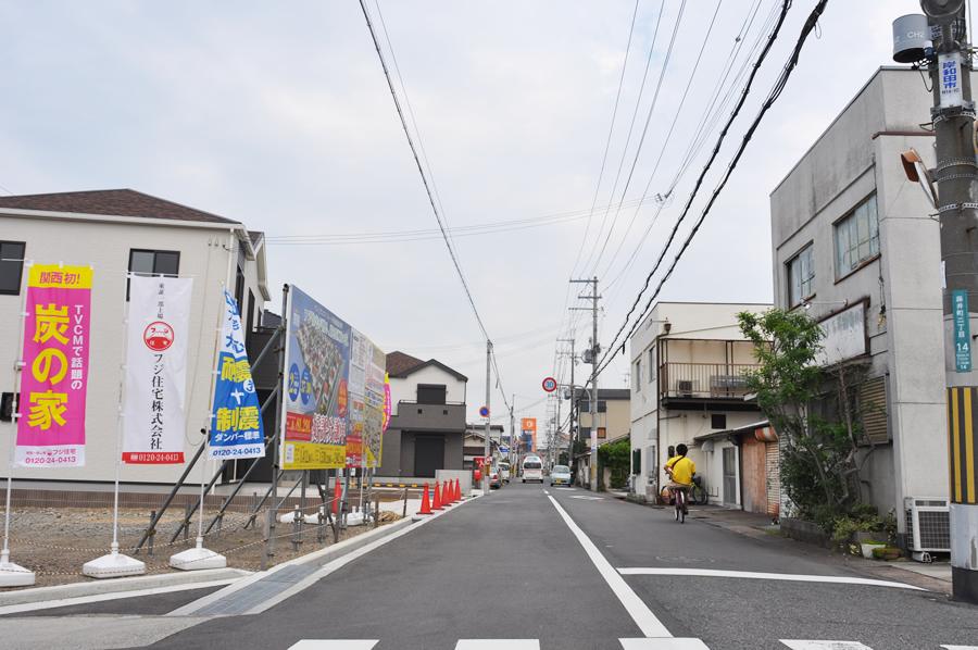 Local photos, including front road. (Shooting at local / 2013 November shooting)