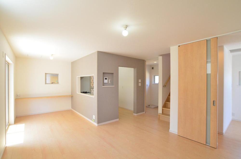 Same specifications photos (living). Example of construction (same specifications)