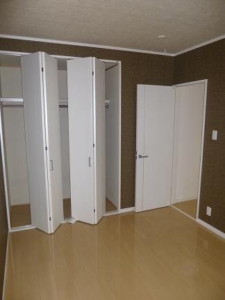 Non-living room. Local (May 2013) Shooting