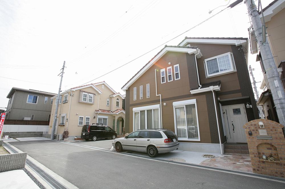 Sale already cityscape photo. South-facing the center of the field is, And spacious also frontage one House one House, Through a pleasant breeze in the whole city, Dazzling sunlight also pours and Sansan bright and airy (sale already the city average)