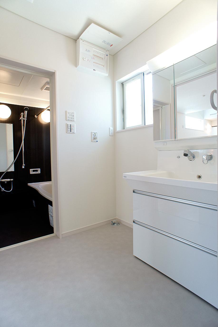 Same specifications photos (Other introspection). Our example of construction (interior)