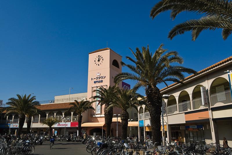 Shopping centre. East Kishiwada 1560m to ion