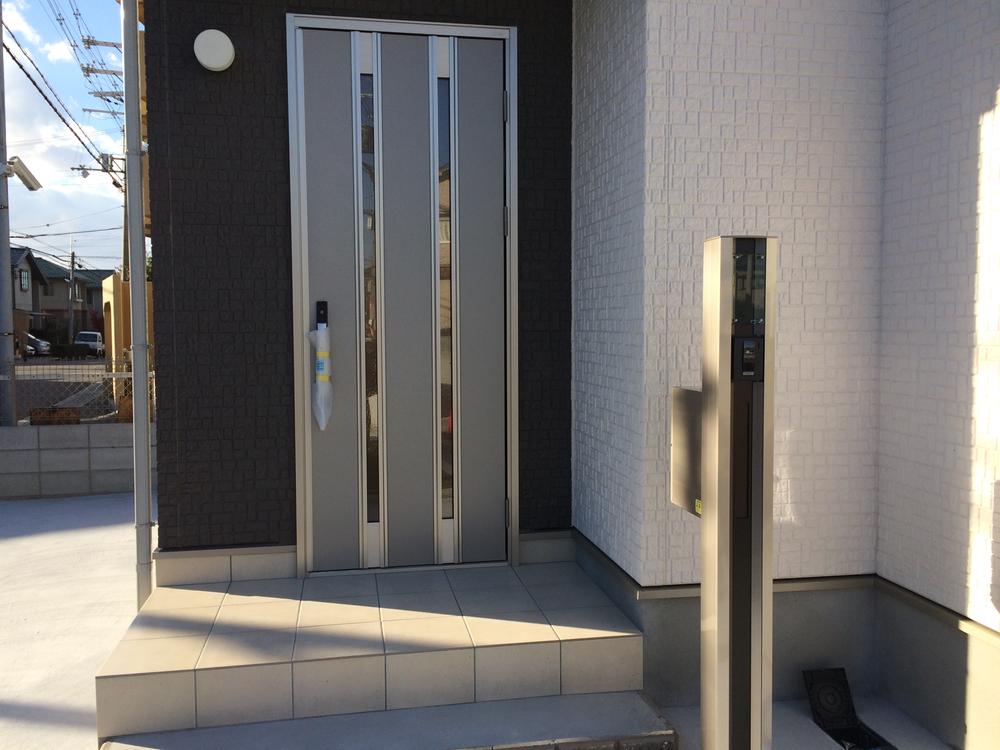 Entrance. Local (11 May 2013) Shooting