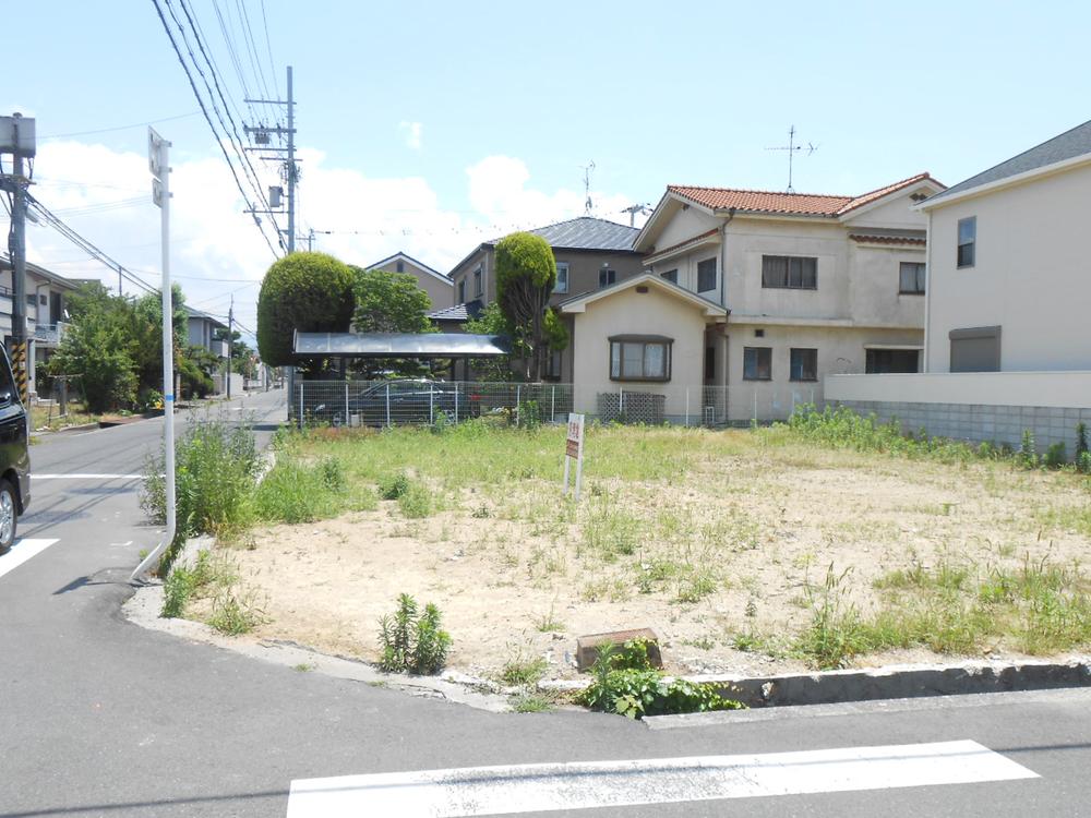 Local photos, including front road. Local (June 2013) Shooting