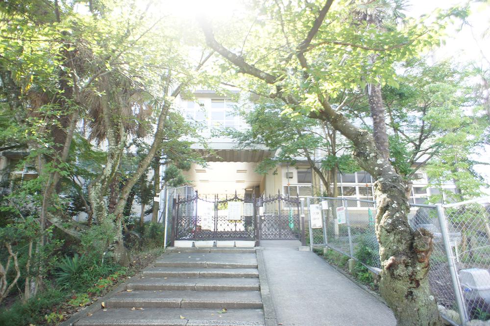 Primary school. Kishiwada 1344m to stand Guangming Elementary School