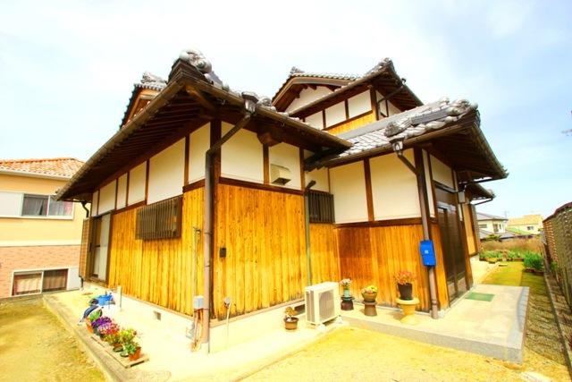 Local appearance photo. You Jose also laundry on site, You can also home garden. 