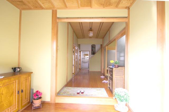 Entrance. Wide entrance