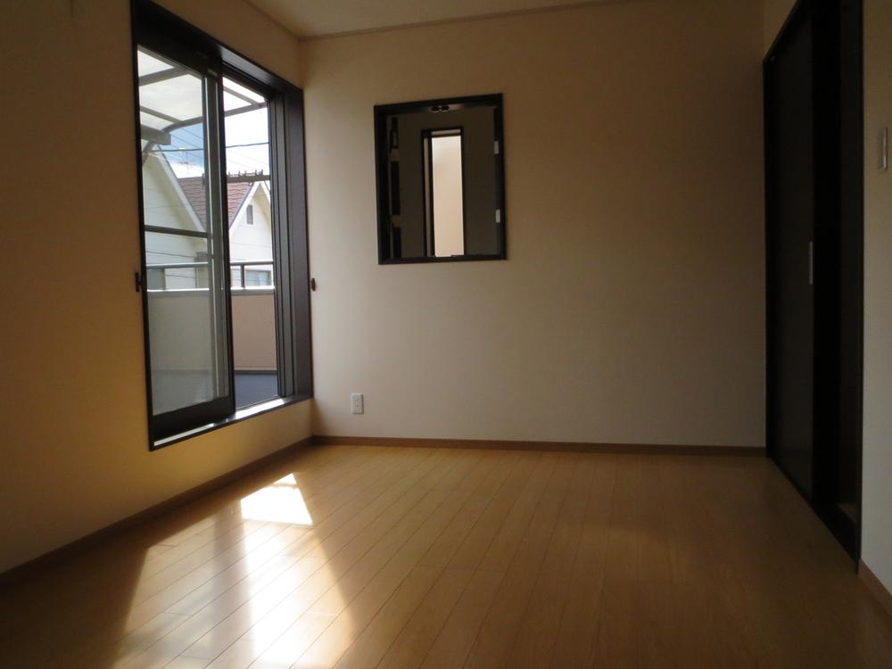 Non-living room. Indoor (11 May 2013) Shooting