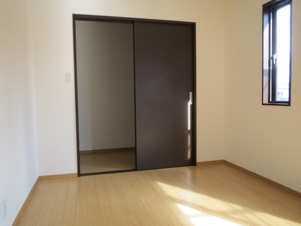 Non-living room. Indoor (11 May 2013) Shooting