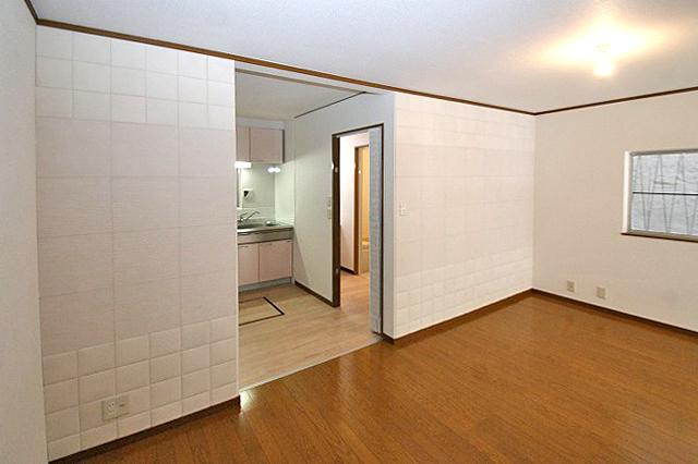 Living. In part of the living room wall was Hari eco-carat to clean the air