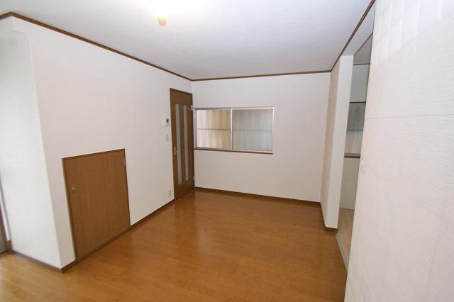 Living. About 12 quires of LDK cross ・ Floor CF re-covered settled