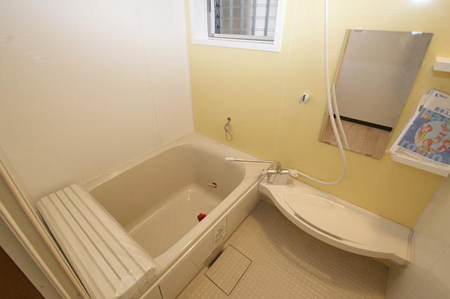 Bathroom. Unit bus replacement already