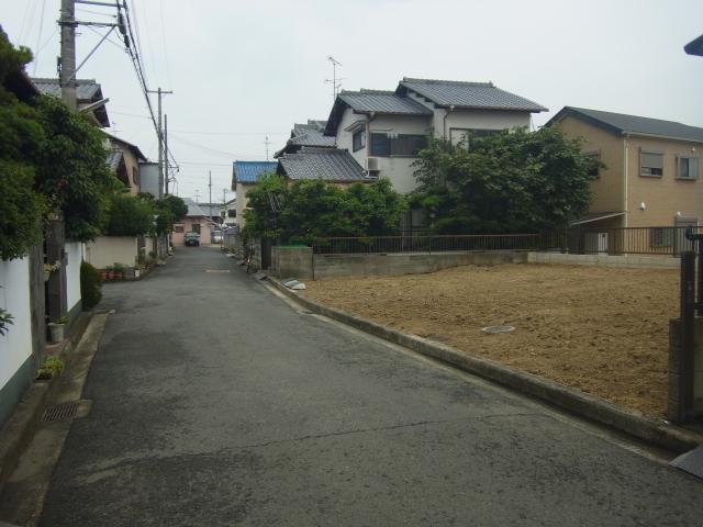 Local photos, including front road. Local (June 2013) Shooting