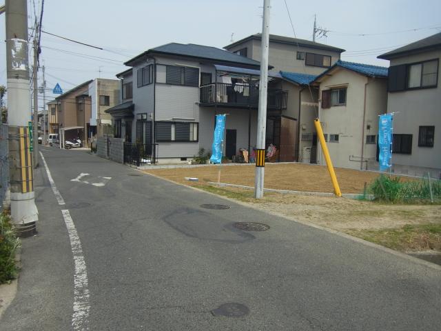 Local photos, including front road. Local (April 2012) shooting