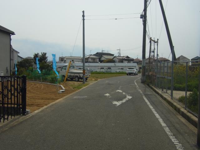 Local photos, including front road. Local (April 2012) shooting