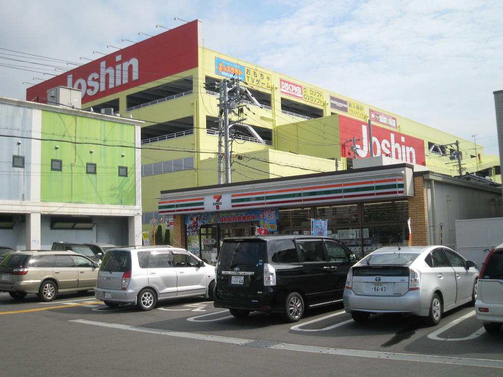 Convenience store. Seven-Eleven Kishiwada Zakuzai-cho 1-chome to (convenience store) 171m