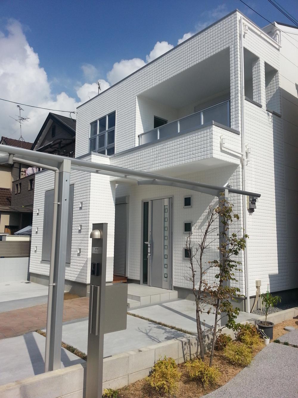 Building plan example (exterior photos). Building plan