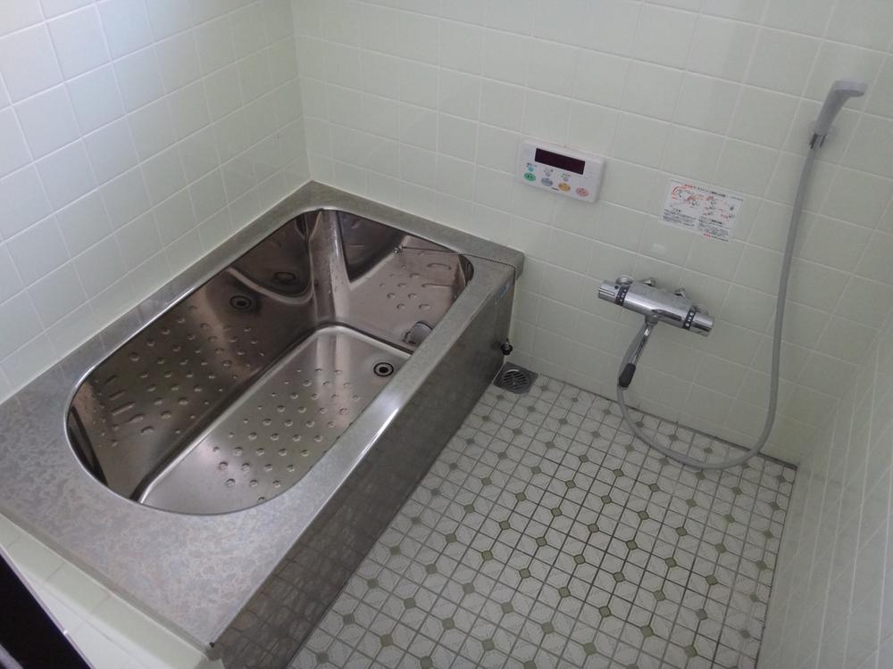 Bathroom. Indoor (February 2013) Shooting