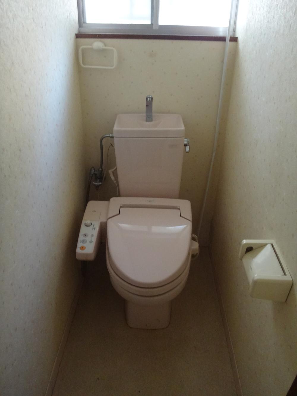 Toilet. Indoor (February 2013) Shooting