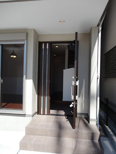 Entrance. Entrance (October 2013) Shooting