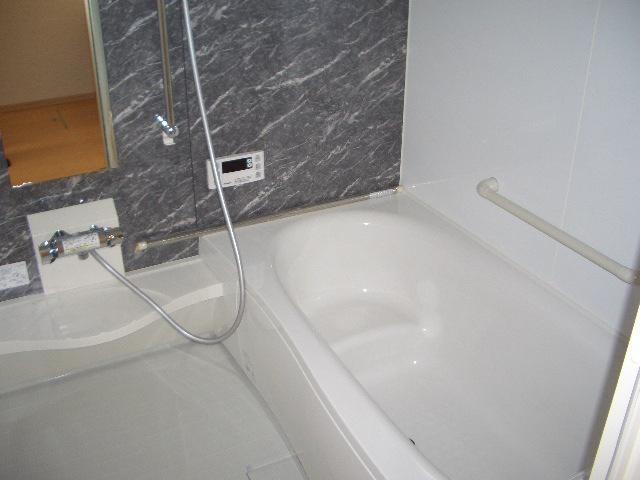 Same specifications photo (bathroom)