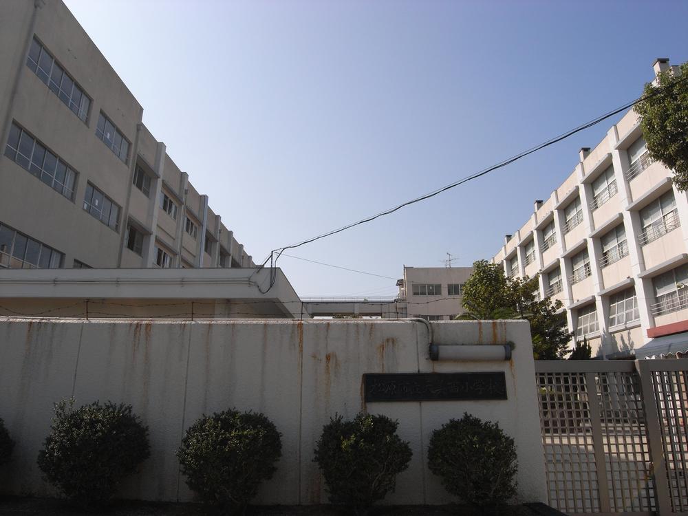 Primary school. 1389m to Matsubara Municipal Amaminishi Elementary School