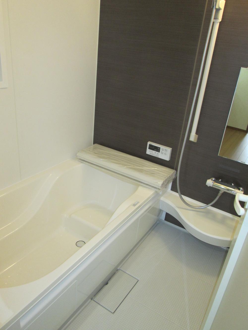 Bathroom. Slowly bath in the spacious bathroom.