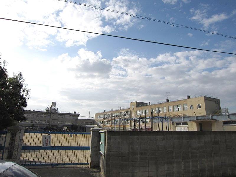 Primary school. 479m to Matsubara Municipal Amami Elementary School