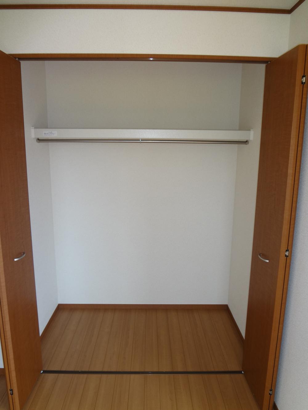 Receipt. It is a photograph of the storage of the second floor Western-style.