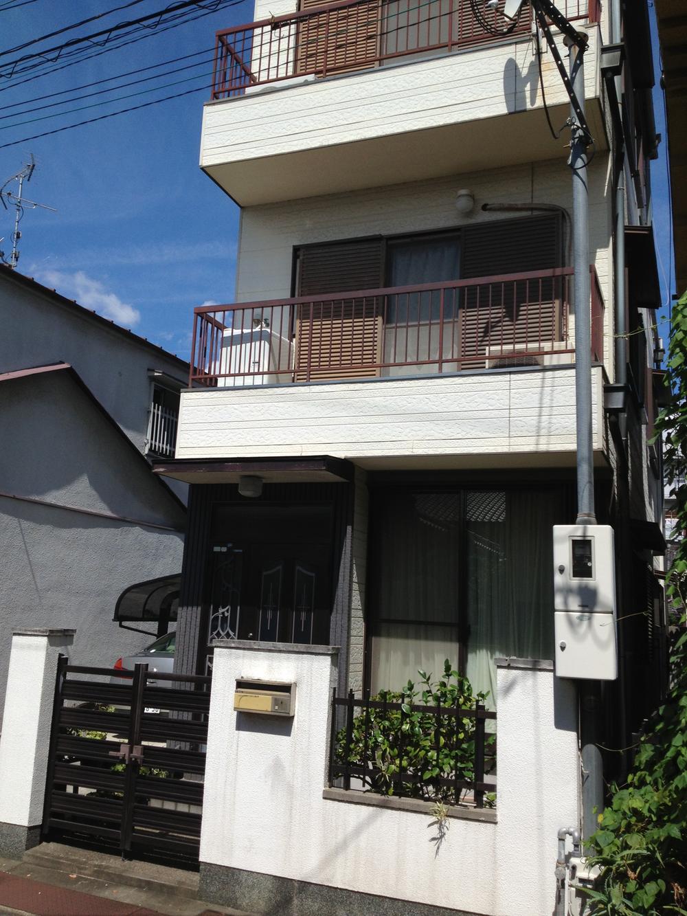 Local appearance photo