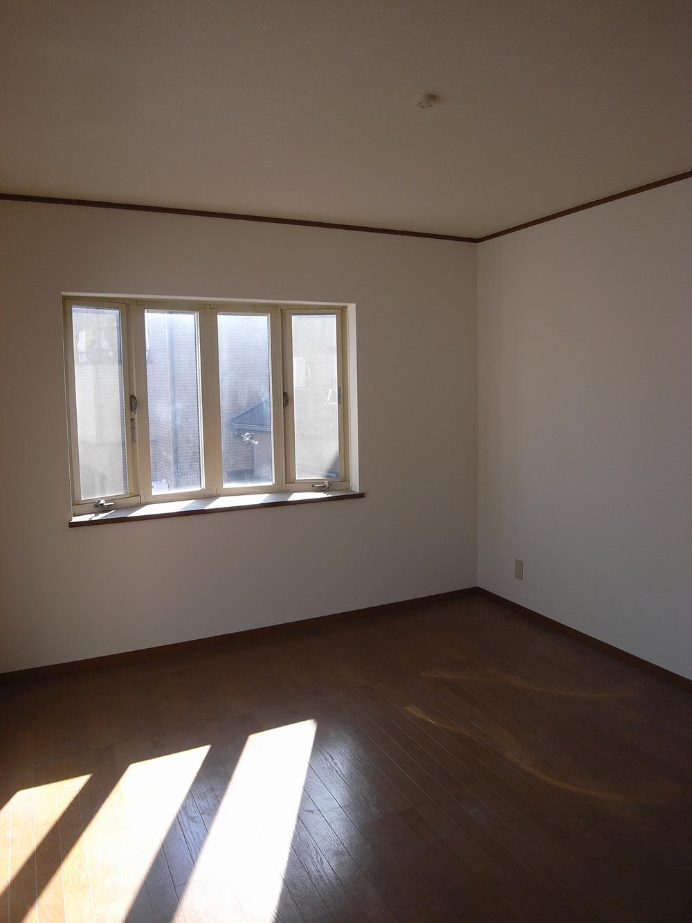 Non-living room. Indoor (11 May 2013) Shooting