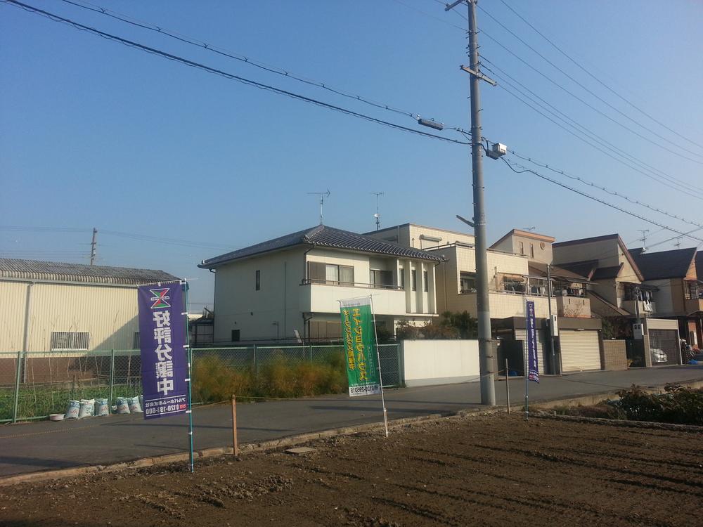 Local photos, including front road. Local (12 May 2013) Shooting