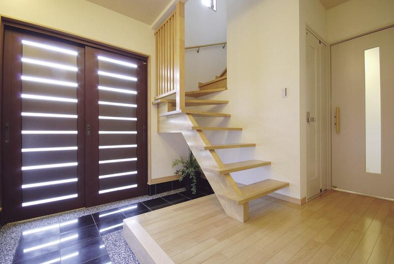 Entrance. By the spacious relaxing of entrance strip stairs, We pursue the inter-release! !