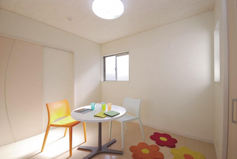 Same specifications photos (Other introspection). Based on the white was directing the children's room.