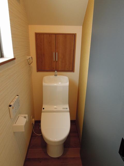 Model house photo. Accent on the back ・ Cross is directing, Stylish toilet!