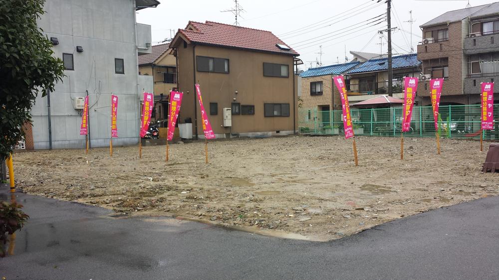 Local photos, including front road. Local (11 May 2013) Shooting