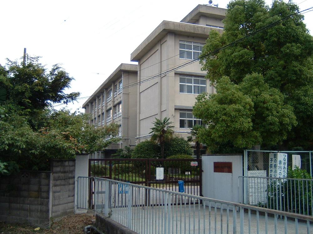 Junior high school. 1700m to Matsubara junior high school