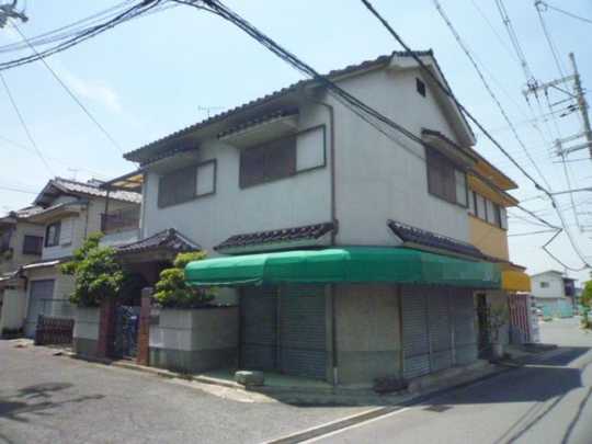 Local appearance photo. The property is the appearance. Is a corner lot.