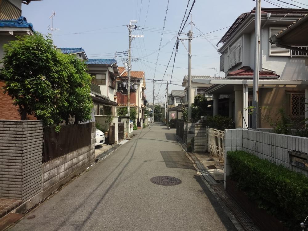 Local photos, including front road. Local (August 2013) Shooting