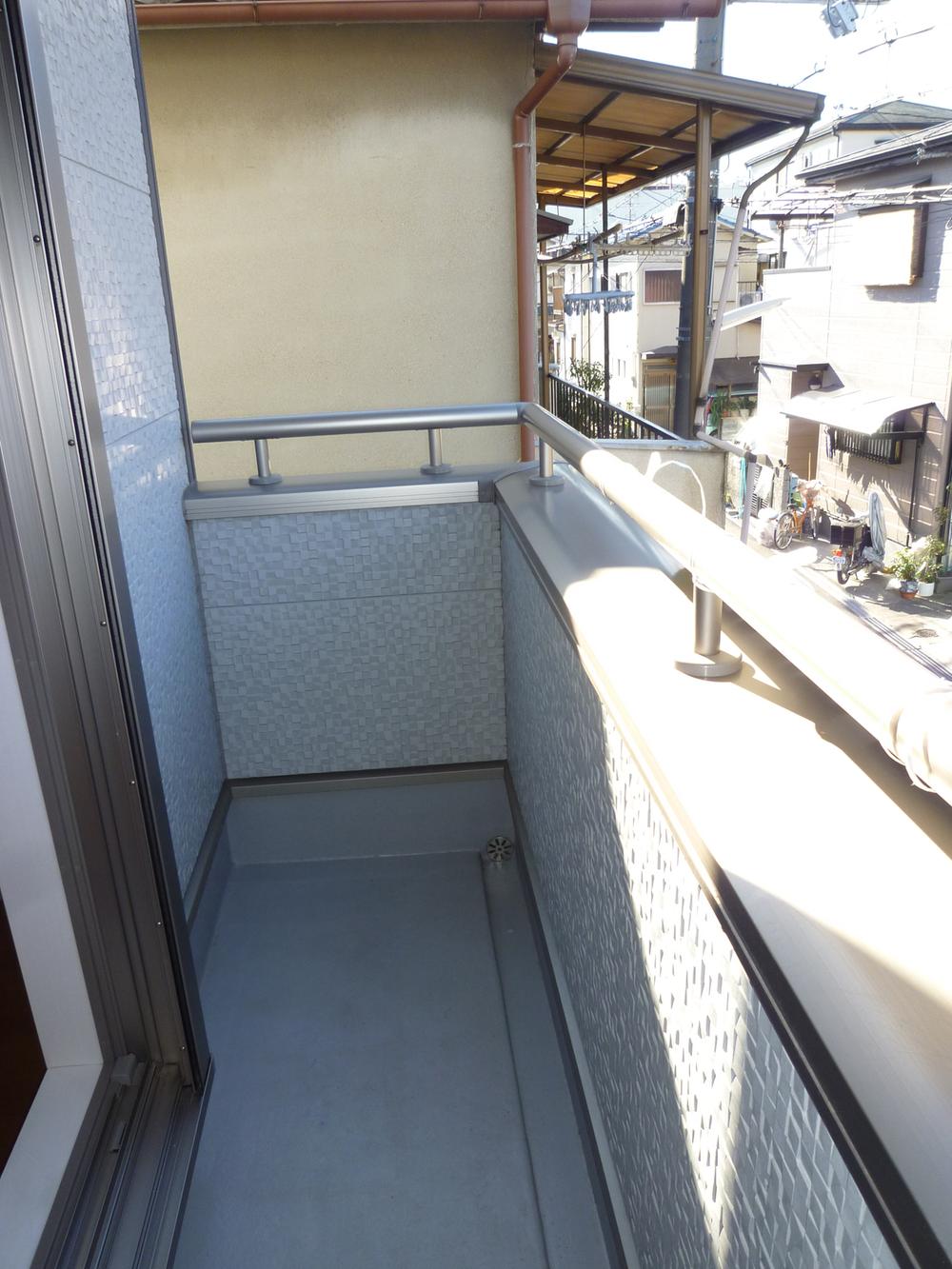 Balcony. The second floor of the veranda