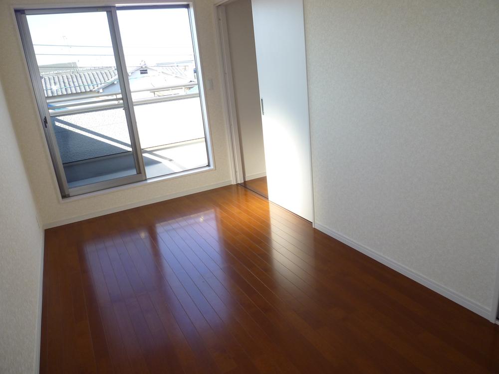 Non-living room. The living room is a flooring type of all Western-style. 