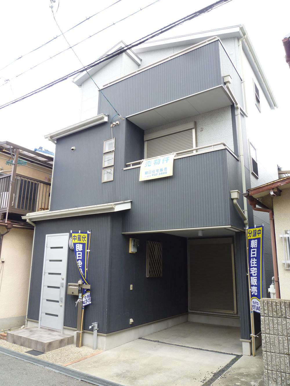 Local appearance photo. Local is a quiet residential area. 