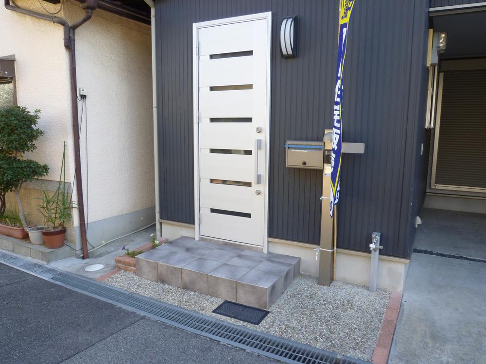 Entrance. Entrance around is refreshing. 