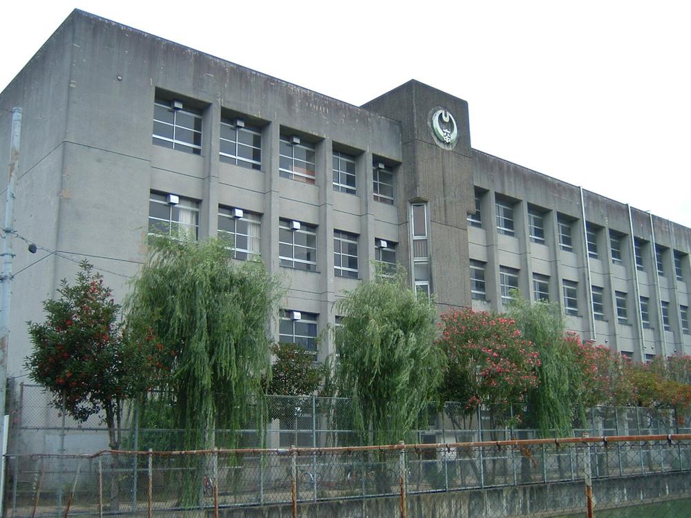 Junior high school. 640m 6 junior high school to Matsubara sixth junior high school