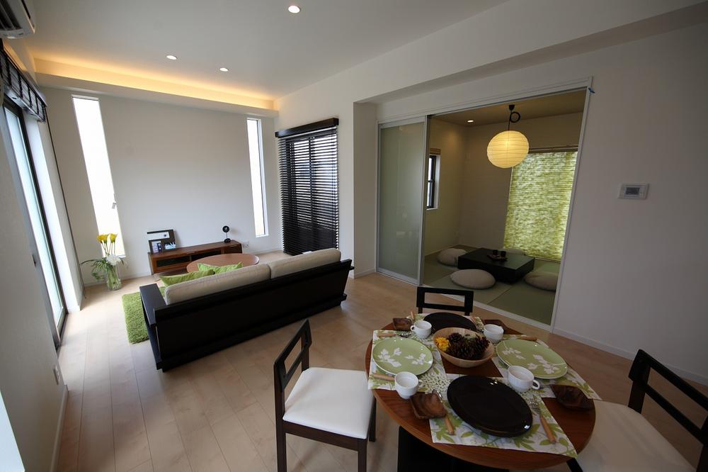 Same specifications photos (living). Relaxed some dining! Of course, as a place for family gatherings, On top of your neighborhood like teaser alignment, Is How about mom Friends?